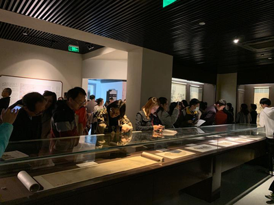 新華·博物館日報（第269期） 杭州博物館向社會公開征集抗擊新冠肺炎疫情代表性見證物展覽服務(wù)